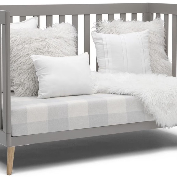 Baby bed with mattress - Picture 2 of 2